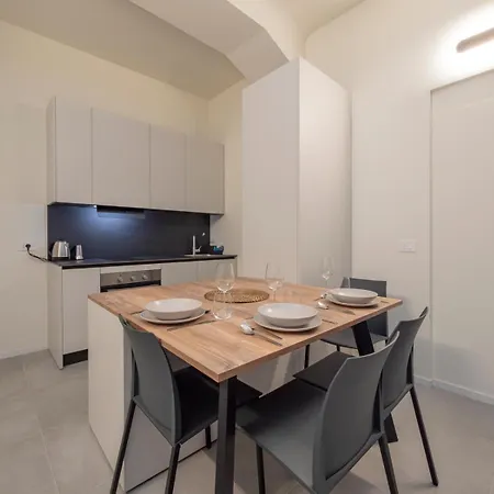 Appartement Duomo M5 A Stone's Throw From The Subway Milan