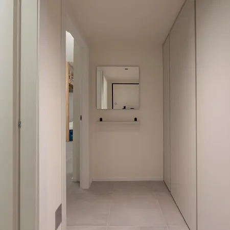Apartament Duomo M5 A Stone's Throw From The Subway Mediolan